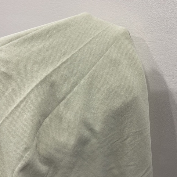 Lululemon Short Sleeve Round Neck Light Green Tee Top - Picture 7 of 7